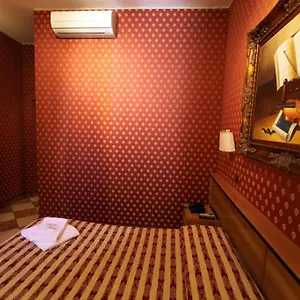 Hollywood Hotel